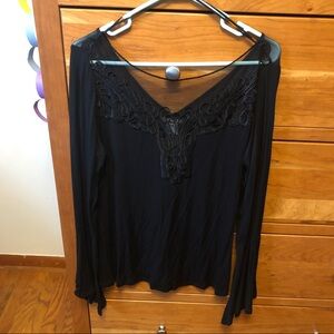 Venus bell sleeved top